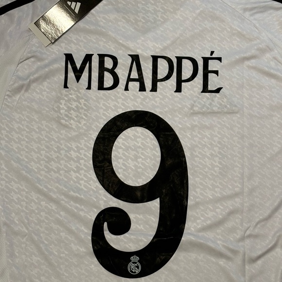 Real Madrid Kylian Mbappe Jersey # 9 , Unisex - Picture 2 of 14